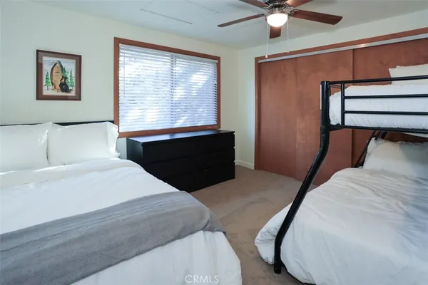 $399,950 | 537 Vista Avenue, Sugarloaf, CA 92386