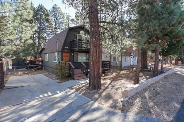 $399,950 | 537 Vista Avenue, Sugarloaf, CA 92386