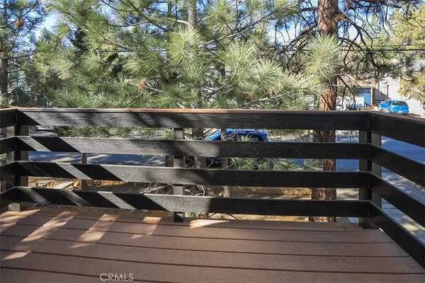 $399,950 | 537 Vista Avenue, Sugarloaf, CA 92386