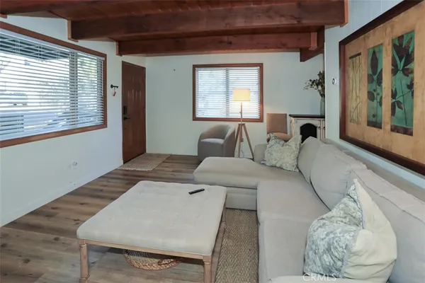 $399,950 | 537 Vista Avenue, Sugarloaf, CA 92386