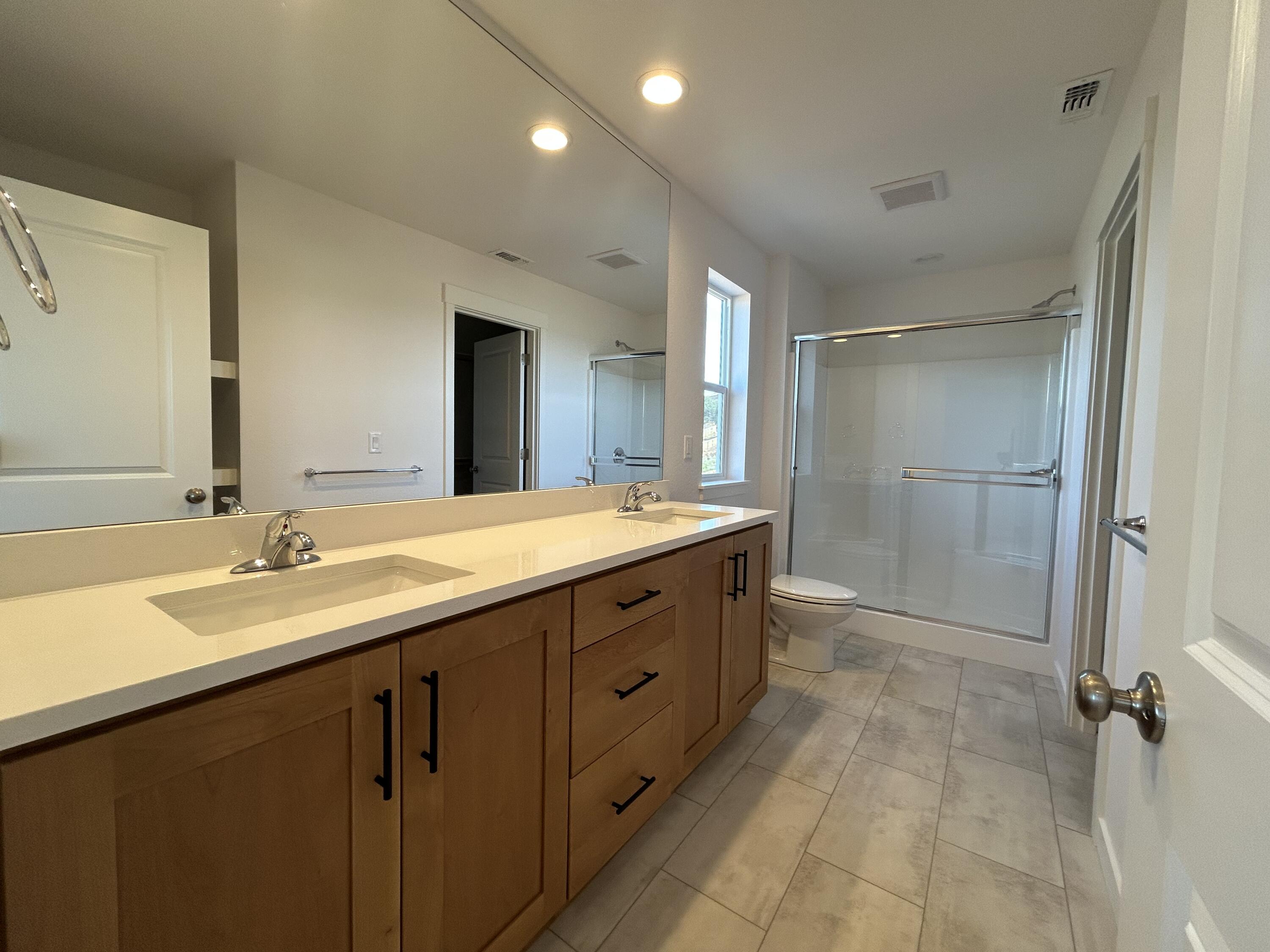 121 Valemont Drive, Unit 34 Eagle Point, OR 97524 - Photo 15 of 24