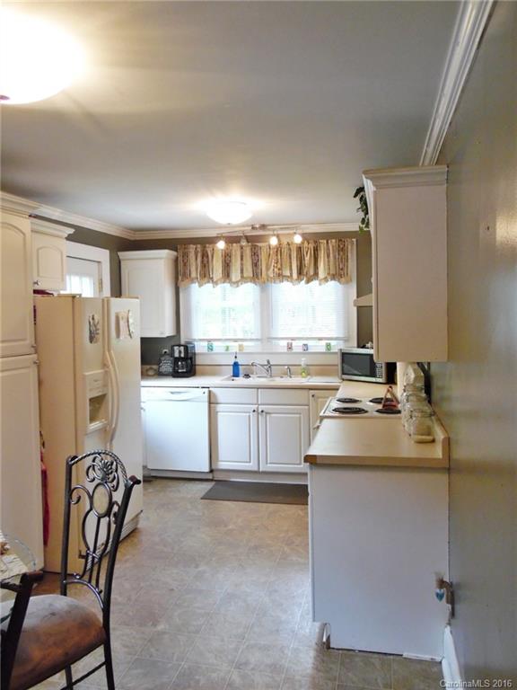 313 Simrill Avenue York, SC 29745 - Photo 9 of 13 Gallery Image 9