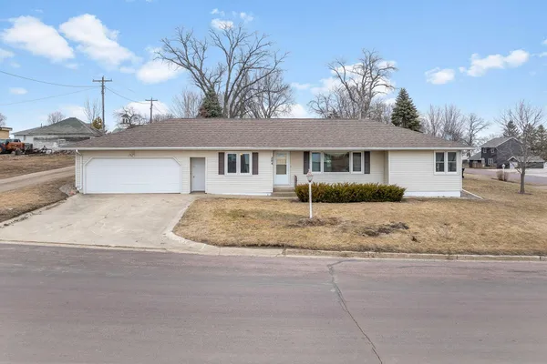 $152,500 | 204 1st Street, Welcome, MN 56181