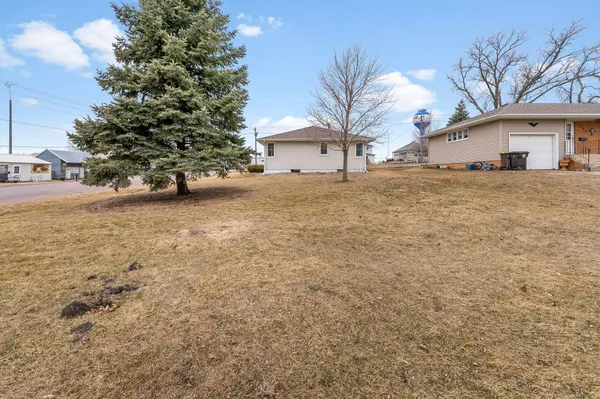 $152,500 | 204 1st Street, Welcome, MN 56181