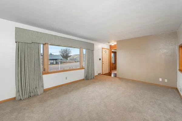 $152,500 | 204 1st Street, Welcome, MN 56181