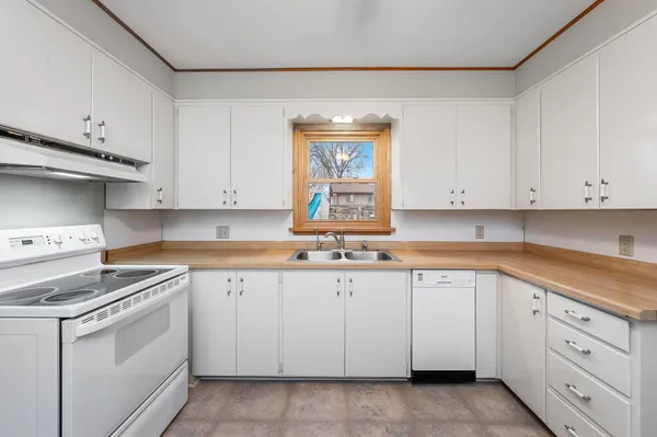 $152,500 | 204 1st Street, Welcome, MN 56181