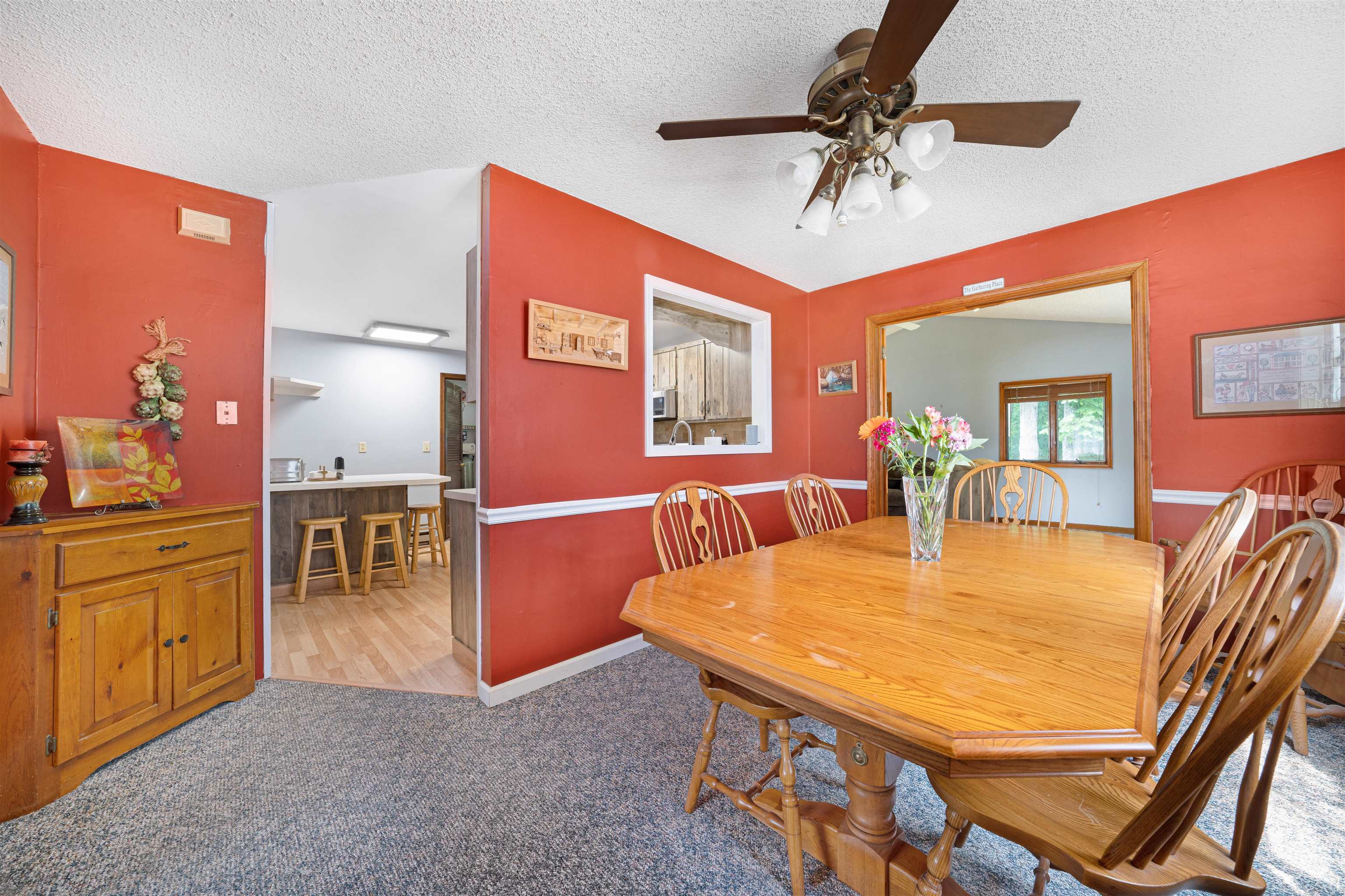 985 Tecumseh Road Erma, NJ 08204 - Photo 13 of 29 a view of a dining room with furniture and wooden floor