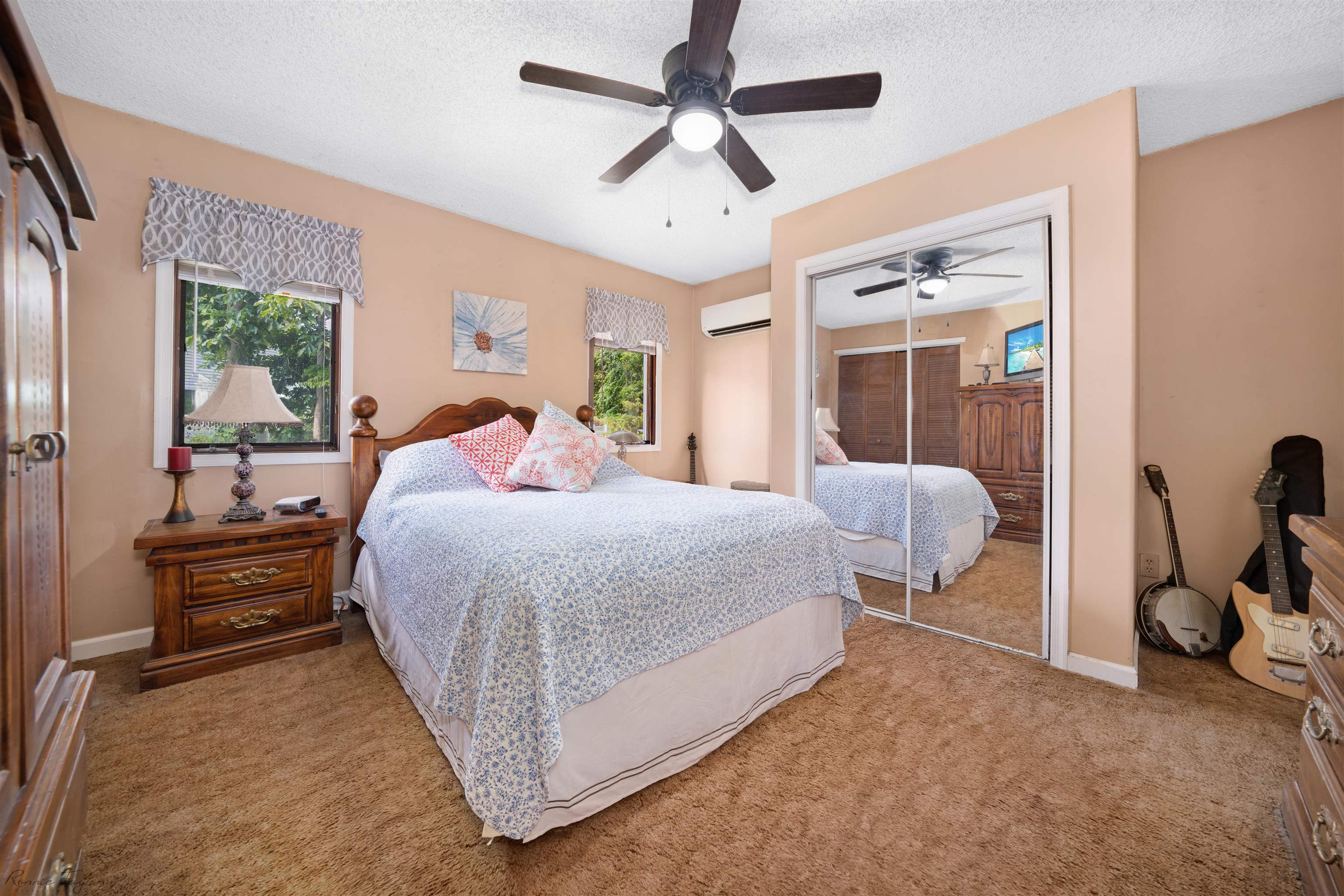 985 Tecumseh Road Erma, NJ 08204 - Photo 21 of 29 a bedroom with a bed and large mirror