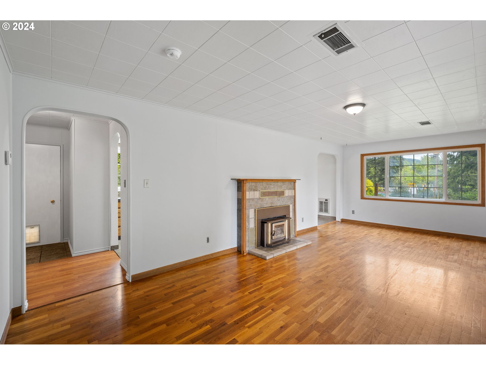 804 Holcomb Road Kelso, WA 98626 - Photo 4 of 35 Gallery Image 4