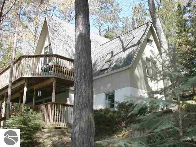3748 Harolds Road Traverse City, MI 49696 - Photo 7 of 15 1702165-6.JPG