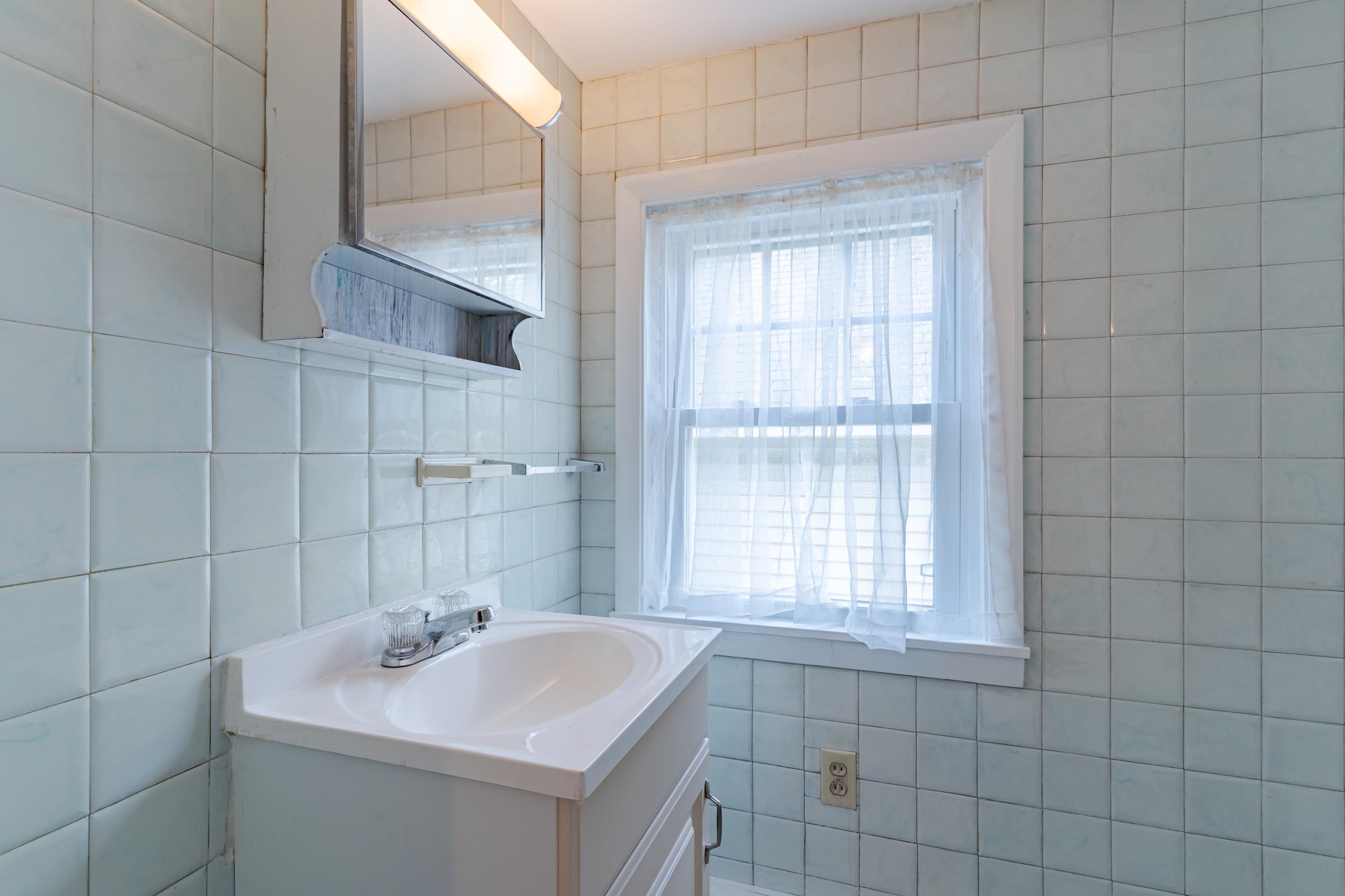 16 Washington Street Rochester, NH 03867 - Photo 19 of 26