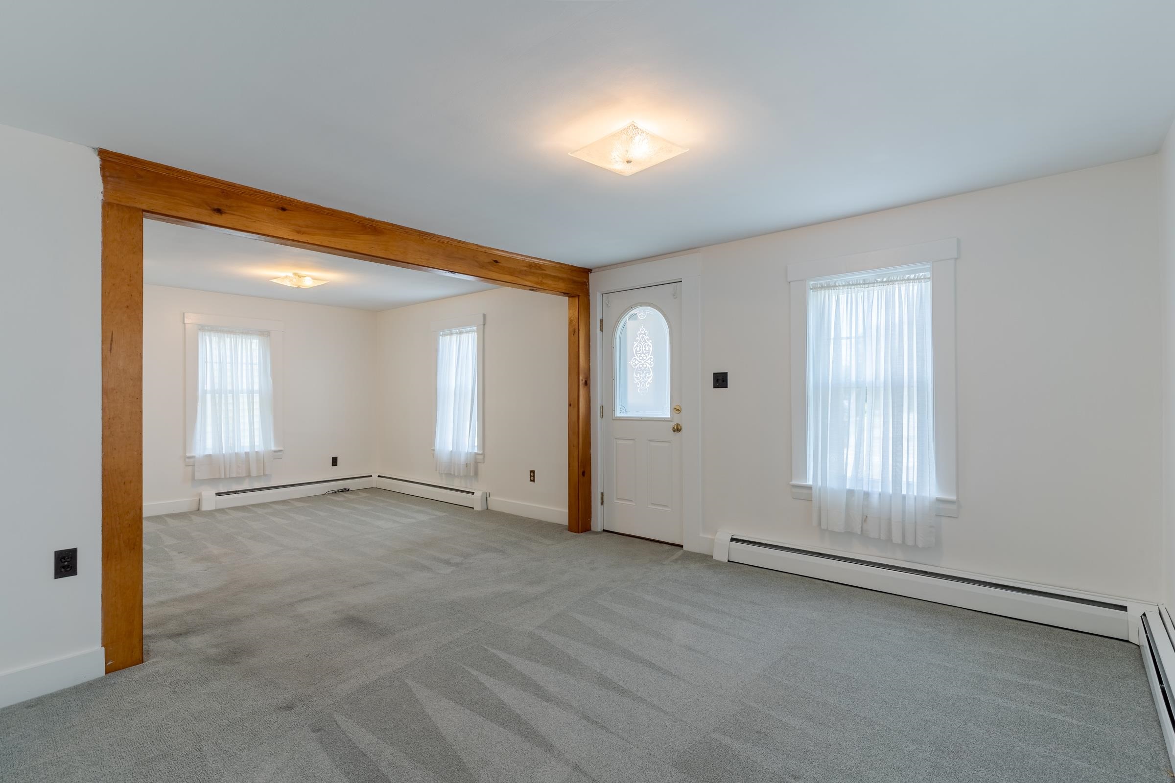 16 Washington Street Rochester, NH 03867 - Photo 3 of 26