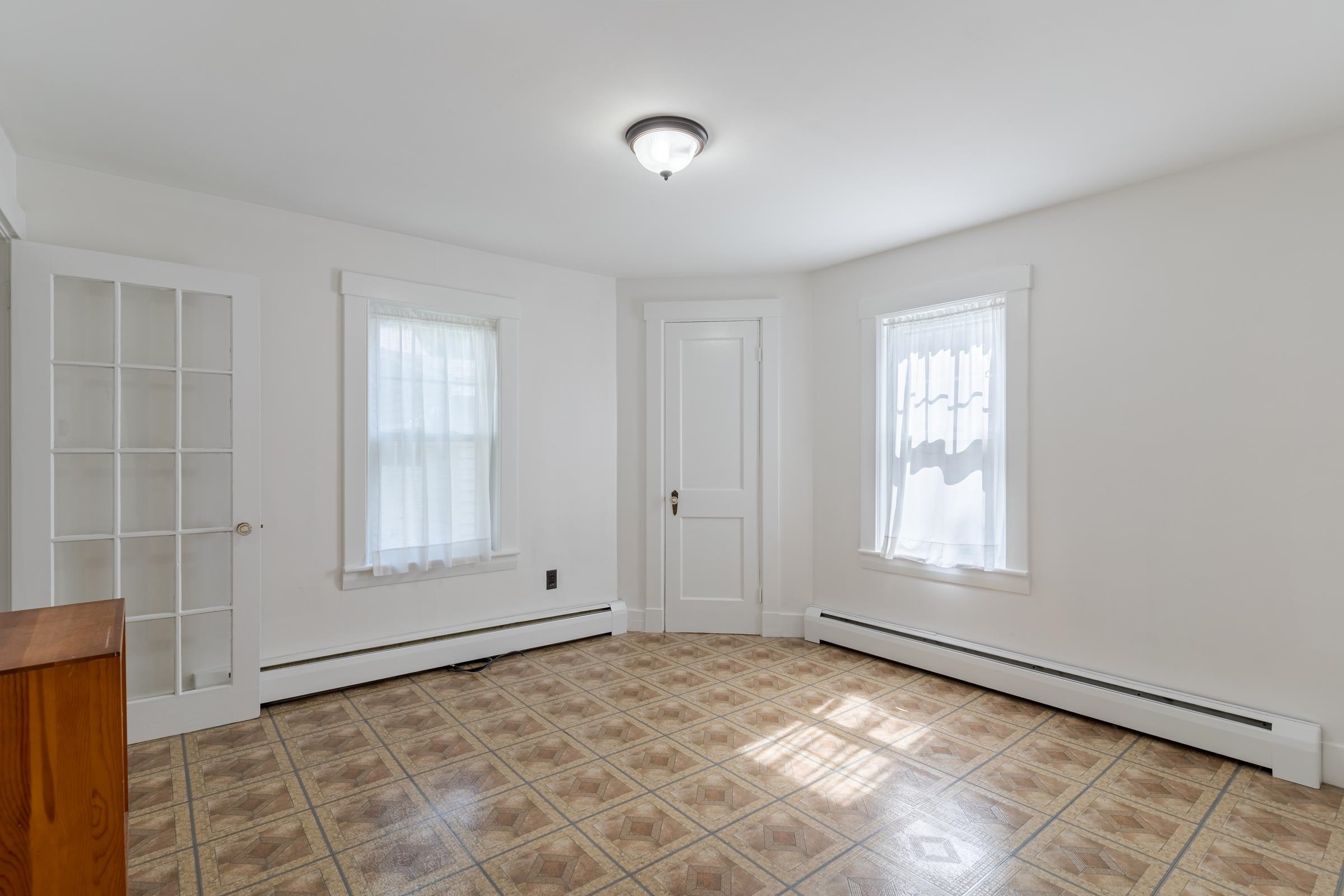 16 Washington Street Rochester, NH 03867 - Photo 4 of 26