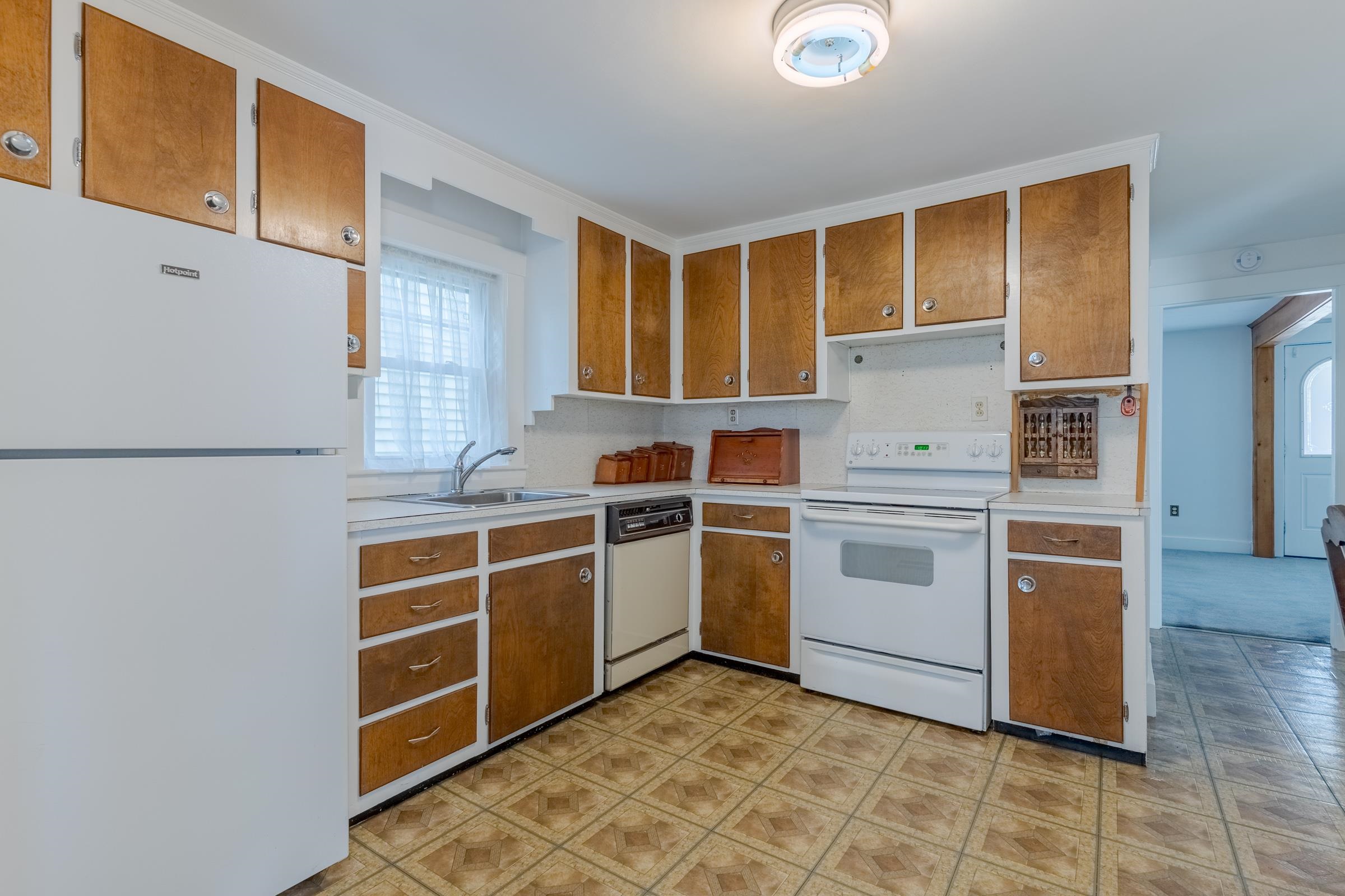 16 Washington Street Rochester, NH 03867 - Photo 5 of 26