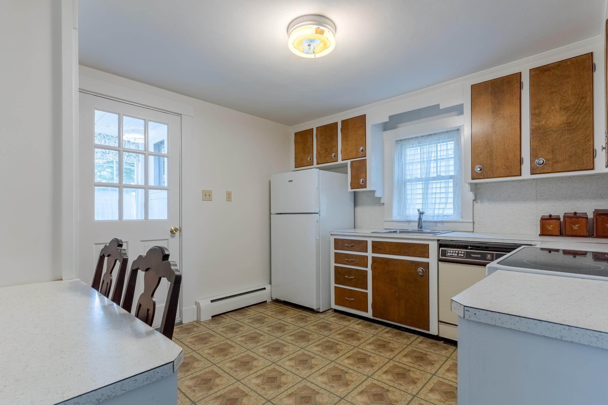 16 Washington Street Rochester, NH 03867 - Photo 7 of 26