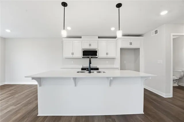 $371,143 | 1304 Southeast Windbreak Drive, Lee's Summit, MO 64081