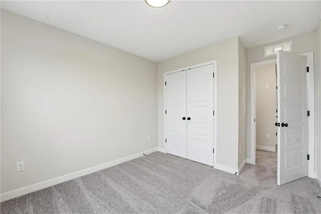 $371,143 | 1304 Southeast Windbreak Drive, Lee's Summit, MO 64081