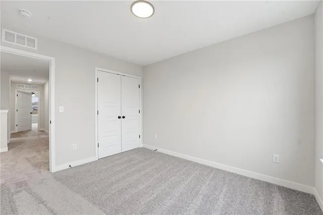 $371,143 | 1304 Southeast Windbreak Drive, Lee's Summit, MO 64081