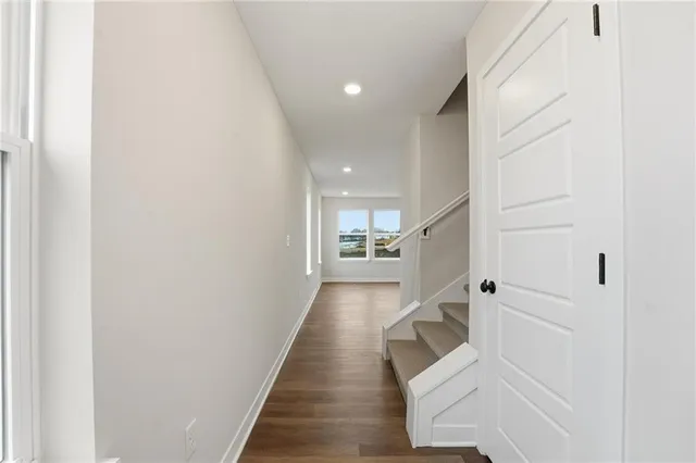 $371,143 | 1304 Southeast Windbreak Drive, Lee's Summit, MO 64081