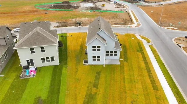 $371,143 | 1304 Southeast Windbreak Drive, Lee's Summit, MO 64081