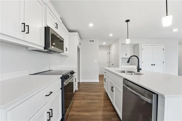 $371,143 | 1304 Southeast Windbreak Drive, Lee's Summit, MO 64081