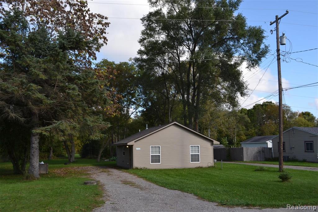 3323 East Pierson Road Flint, MI 48506 - Photo 12 of 16