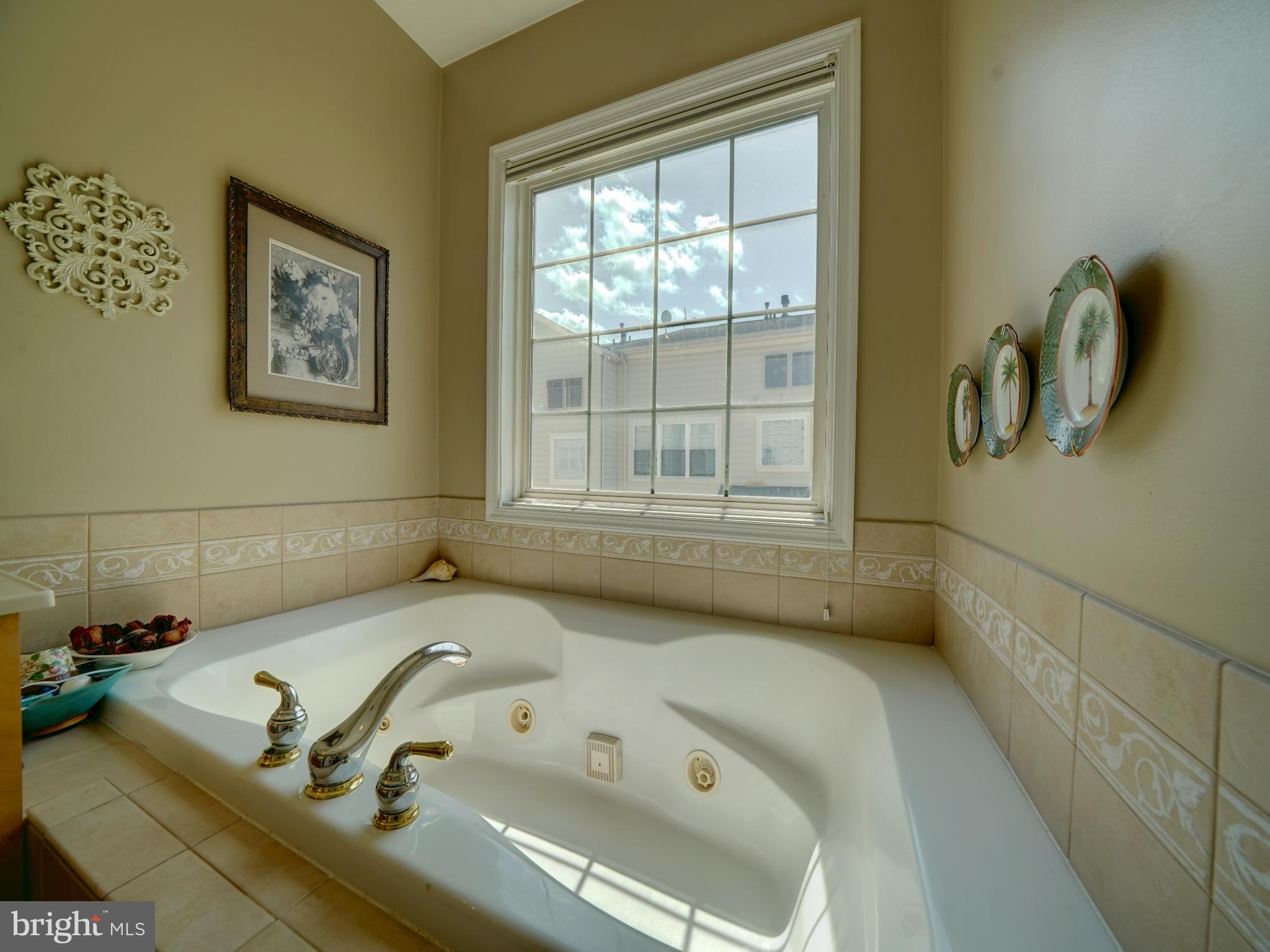 10224 Rutland Round Road, Unit 28 Columbia, MD 21044 - Photo 22 of 35 Relax in your lovely soak tub w jets