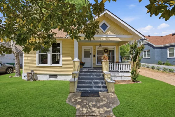 $260,000 | 805 East Academy Street, Brenham, TX 77833