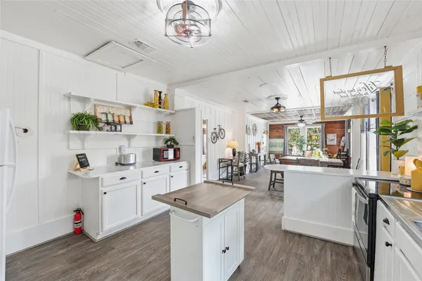 $260,000 | 805 East Academy Street, Brenham, TX 77833