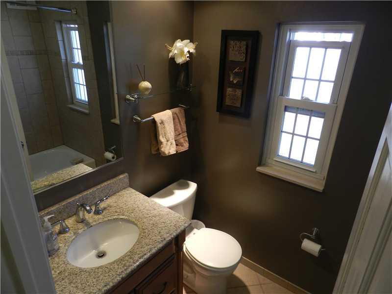 309 Edgewood Road Forest Hills, PA 15221 - Photo 7 of 22 Full Bath.