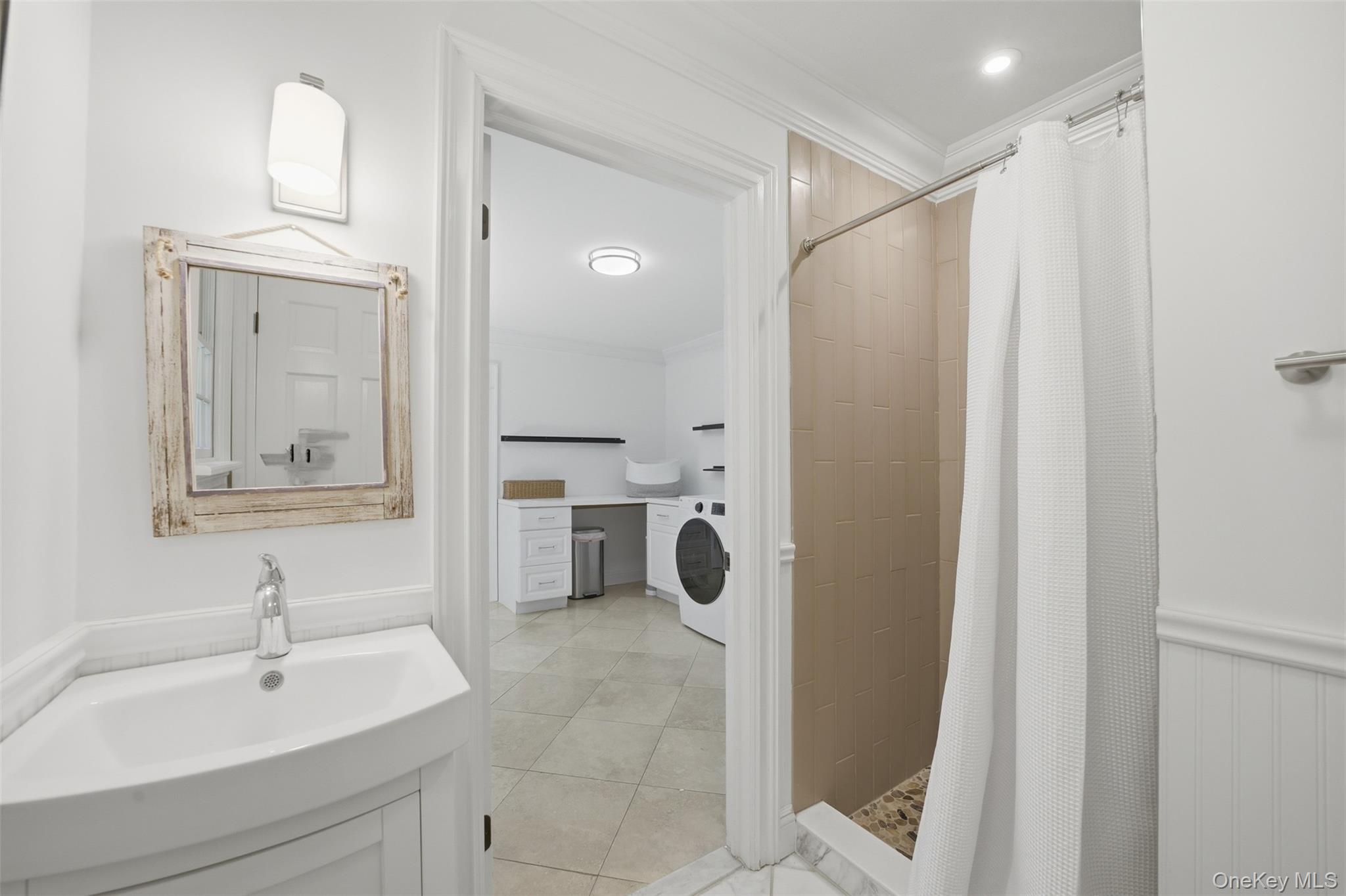 13 Schildbach Road Pound Ridge, NY 10576 - Photo 17 of 46 1st floor full bathroom