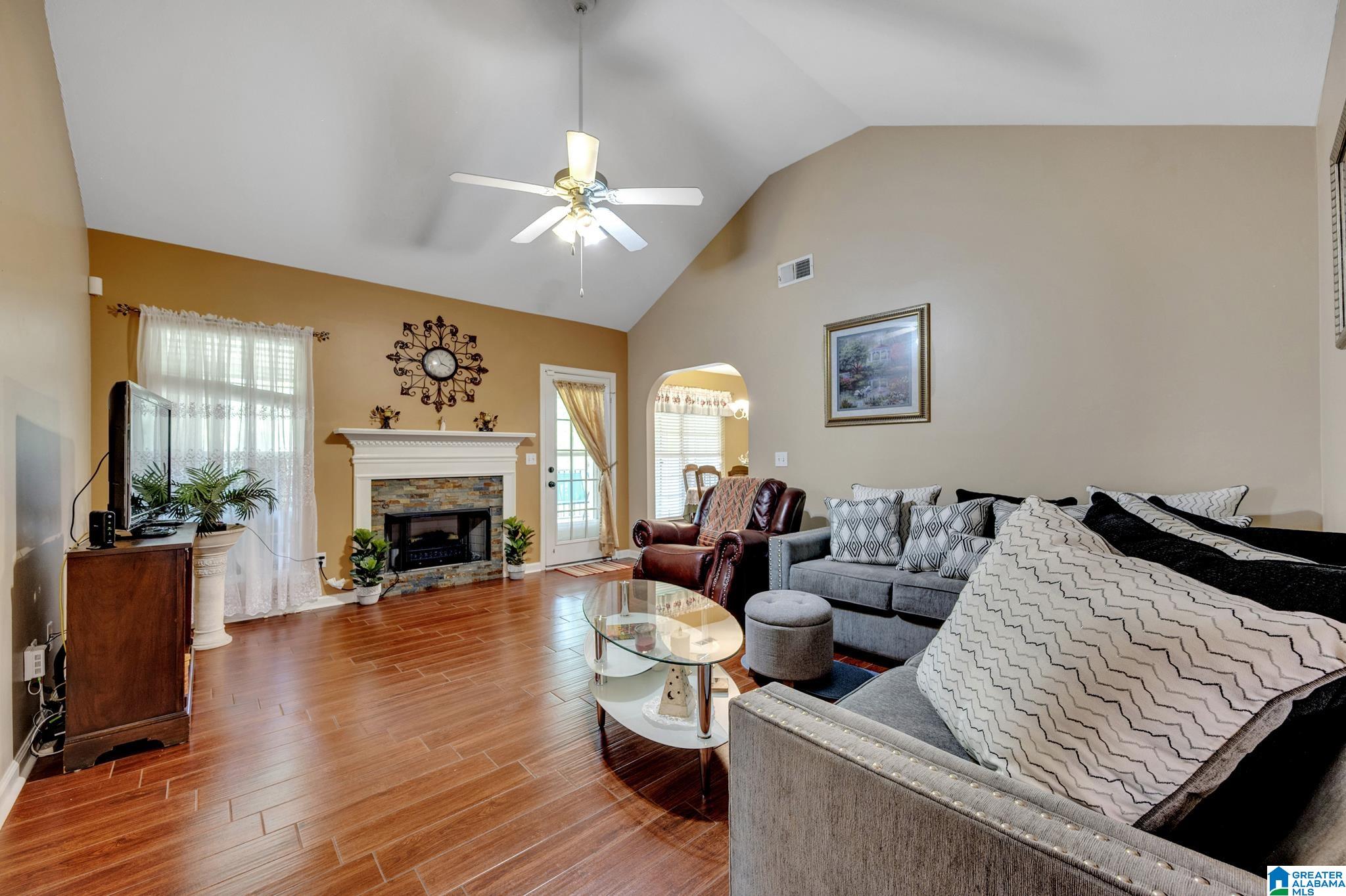 395 Walker Way Pelham, AL 35124 - Photo 4 of 24