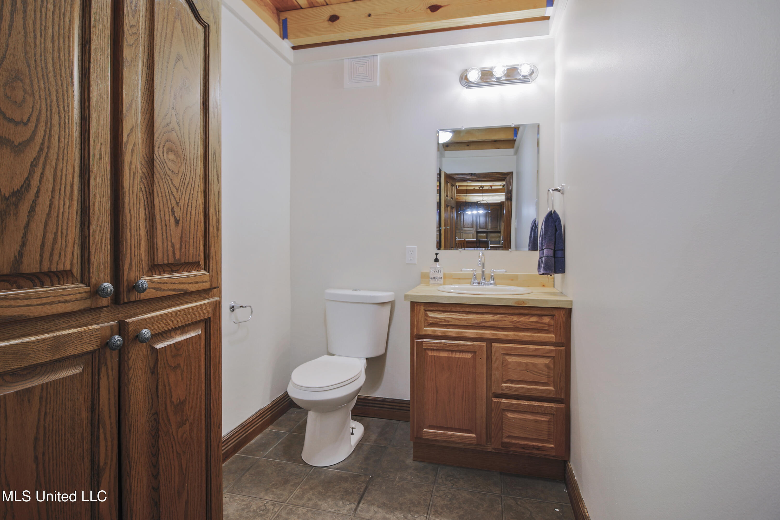 17542 Jones Lane Saucier, MS 39574 - Photo 15 of 39 Half Bath