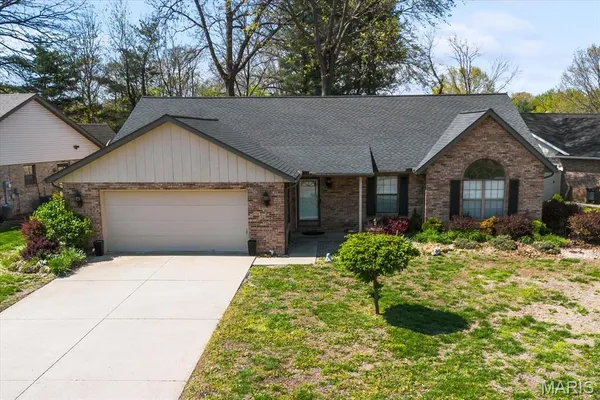 $250,000 | 1836 Spruce Hill Drive, Belleville, IL 62221