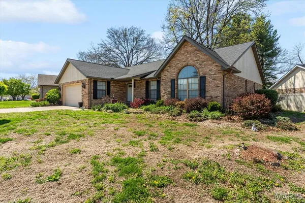 $250,000 | 1836 Spruce Hill Drive, Belleville, IL 62221