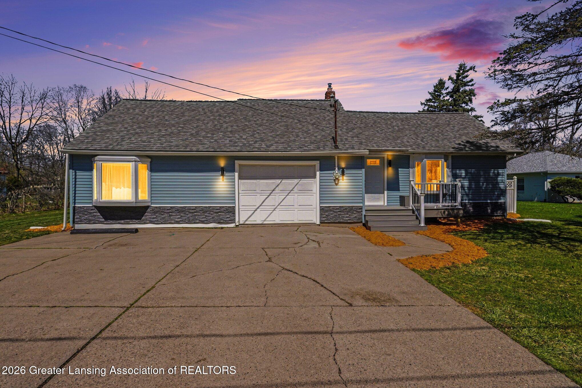 2328 Haslett Road East Lansing, MI 48823 - Photo 1 of 27 001_file_6301