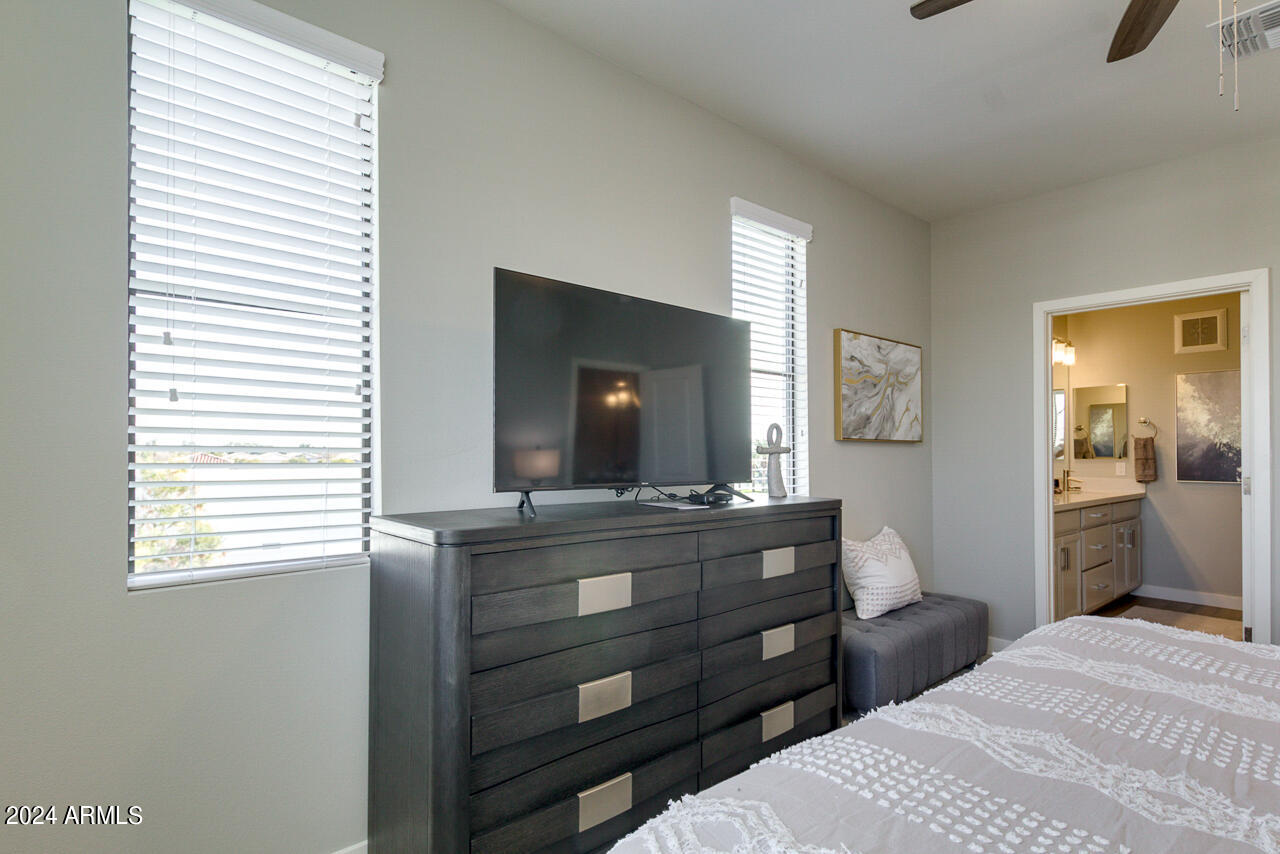 2511 West Queen Creek Road, Unit 302 Chandler, AZ 85248 - Photo 17 of 33 17-Queen
