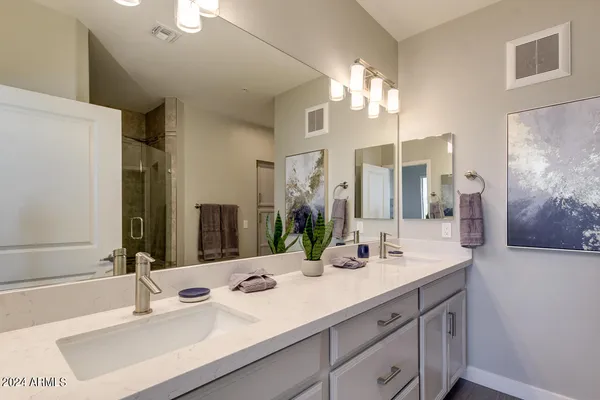 $6,000 | 2511 West Queen Creek Road, Unit 302, Chandler, AZ 85248