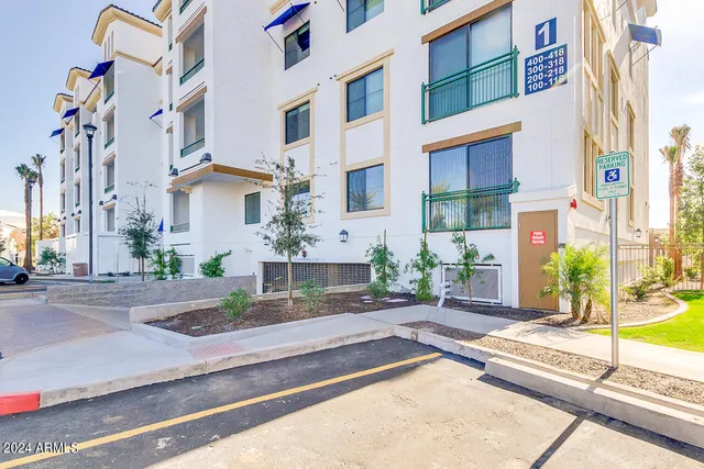 $6,000 | 2511 West Queen Creek Road, Unit 302, Chandler, AZ 85248