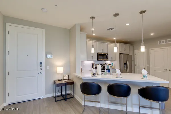 $6,000 | 2511 West Queen Creek Road, Unit 302, Chandler, AZ 85248