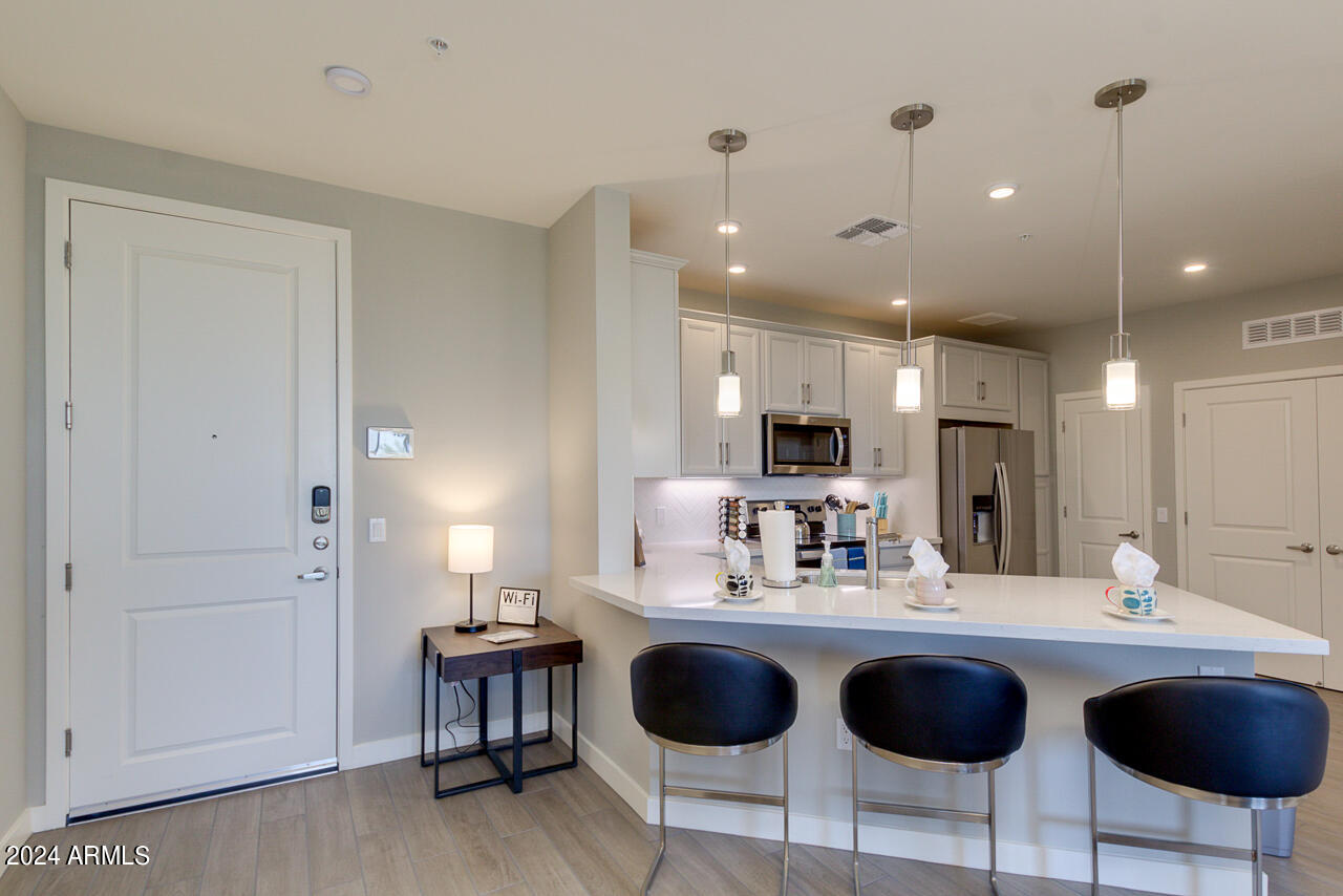 2511 West Queen Creek Road, Unit 302 Chandler, AZ 85248 - Photo 8 of 33 08-Queen