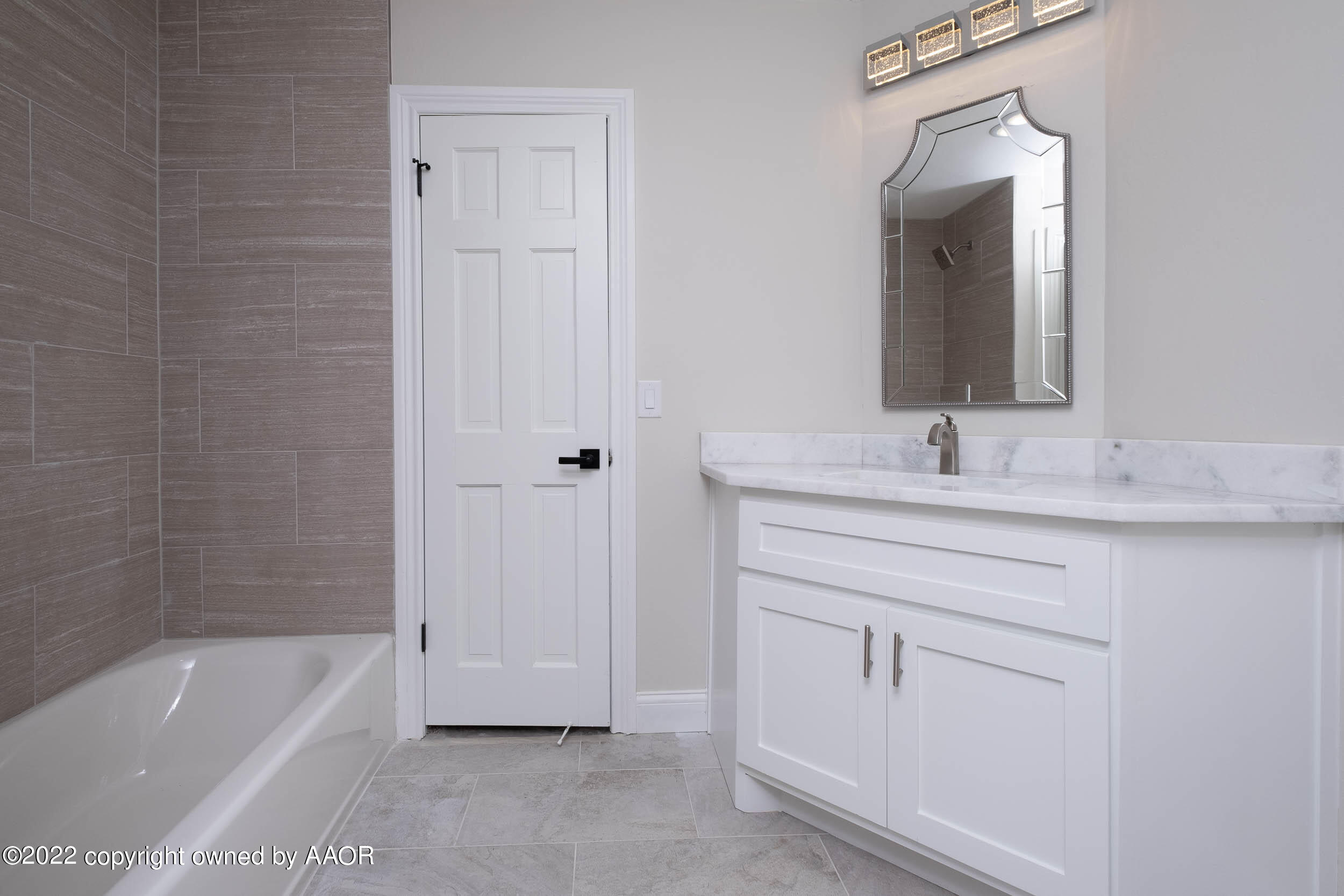 6601 Palacio Drive Amarillo, TX 79109 - Photo 3 of 28 Bathroom