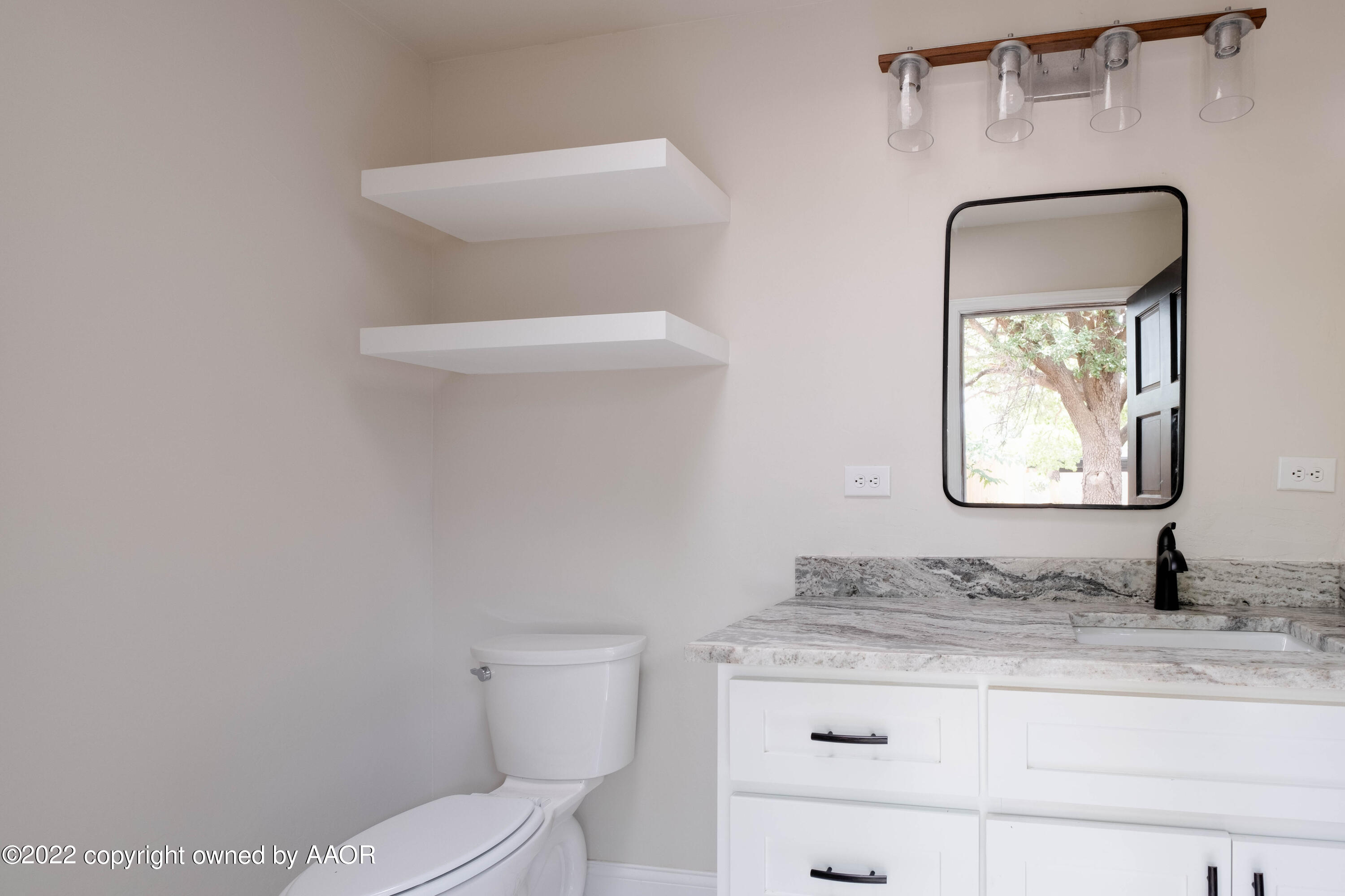 6601 Palacio Drive Amarillo, TX 79109 - Photo 9 of 28 Pool house Bath