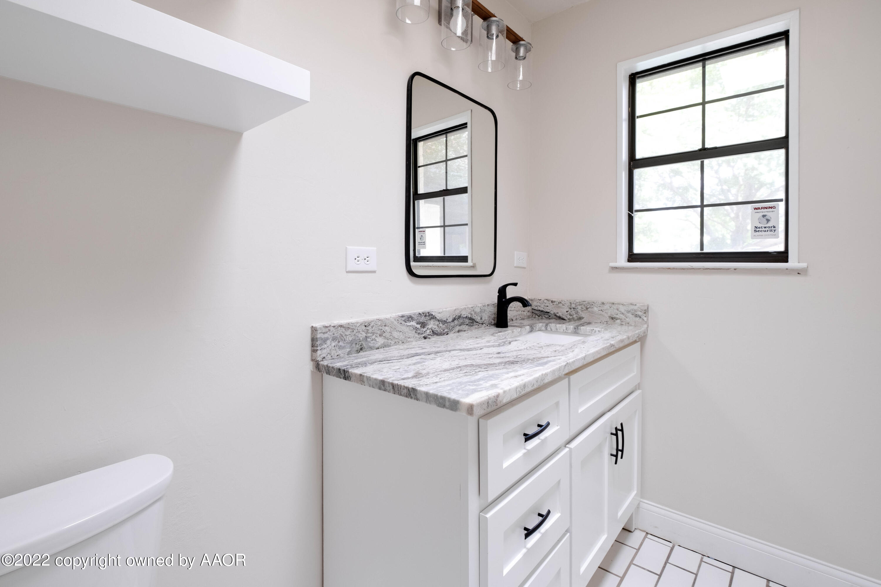 6601 Palacio Drive Amarillo, TX 79109 - Photo 10 of 28 Pool house Bath