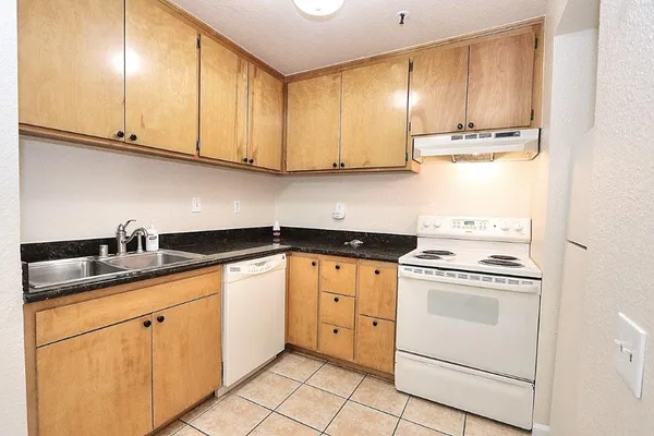 $159,900 | 1019 Dornajo Way, Unit 104, Sacramento, CA 95825