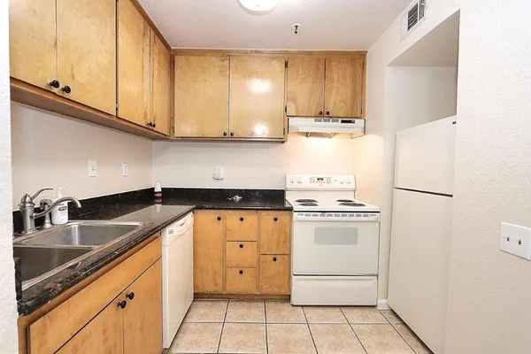 $159,900 | 1019 Dornajo Way, Unit 104, Sacramento, CA 95825