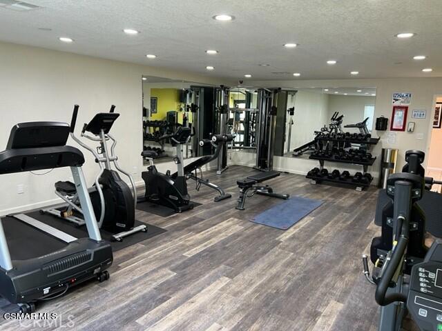 24303 Woolsey Canoga Park, Unit 26 Los Angeles, CA 90068 - Photo 27 of 28 a view of a room with gym equipment
