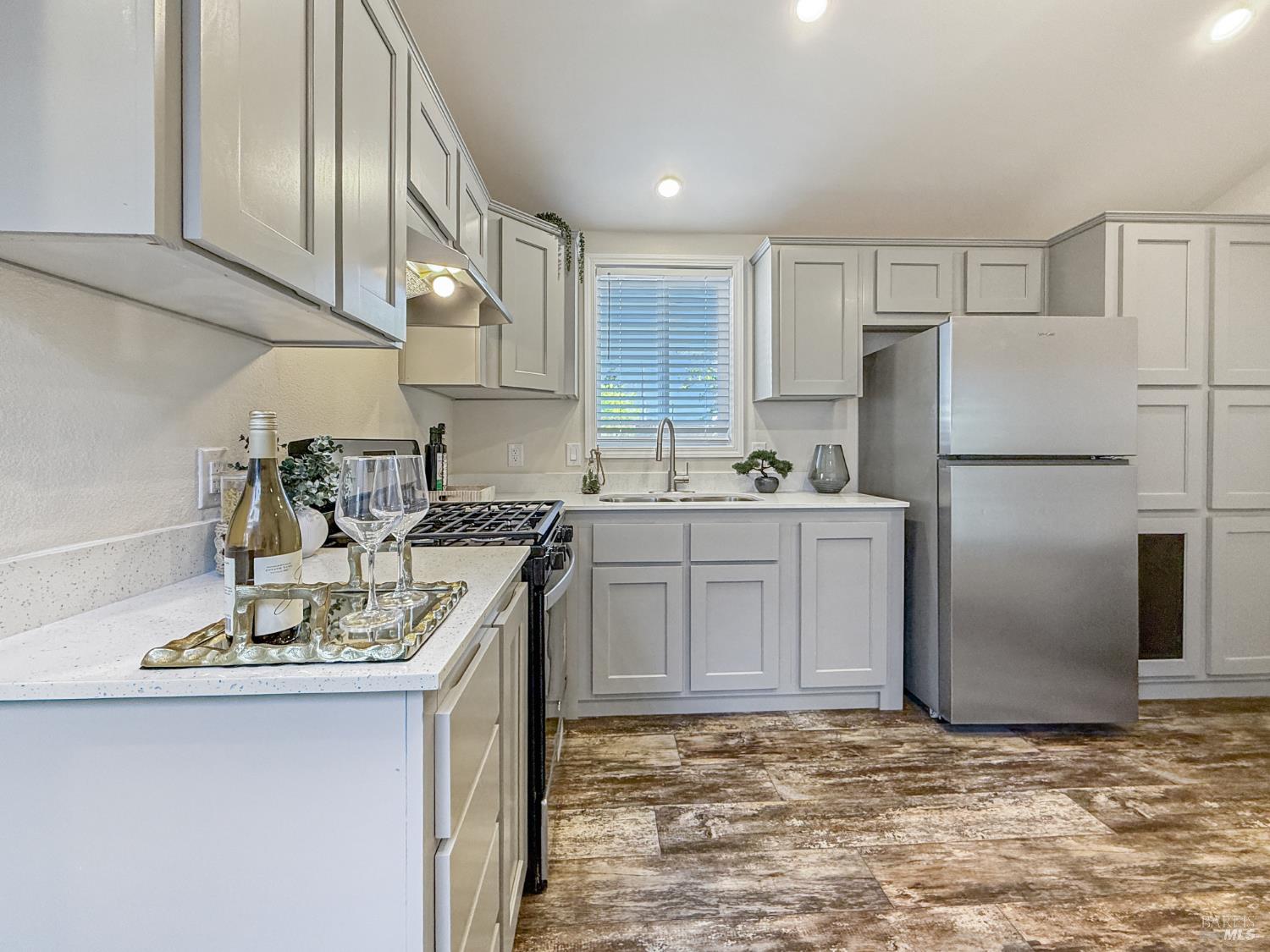 101 Colgan Avenue, Unit 3 Santa Rosa, CA 95404 - Photo 6 of 15