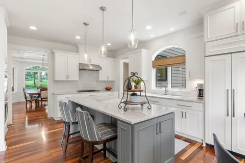 $1,995,000 | 710 Shadyview Lane North, Plymouth, MN 55447