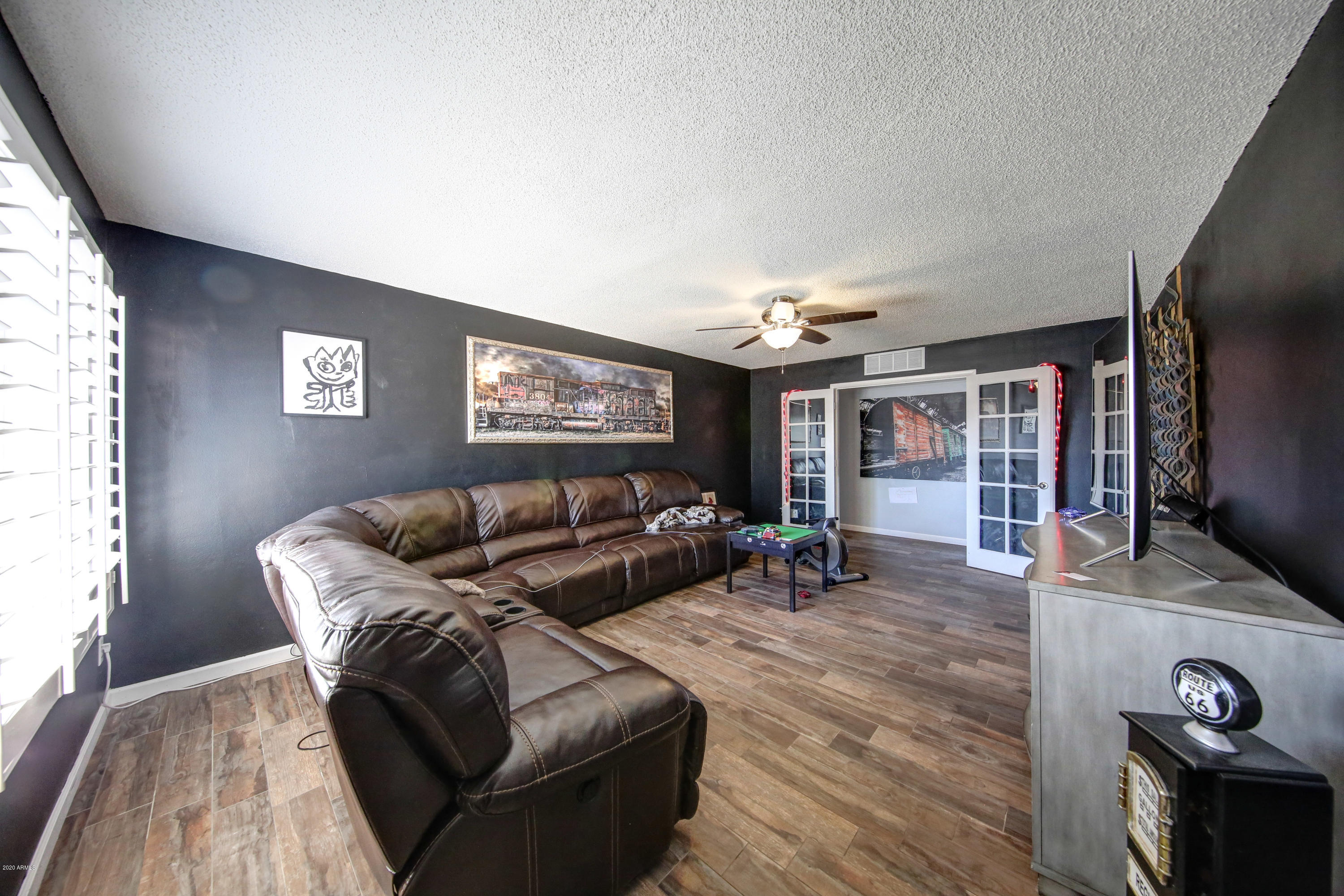 22 East Del Rio Drive Tempe, AZ 85282 - Photo 11 of 22 living room